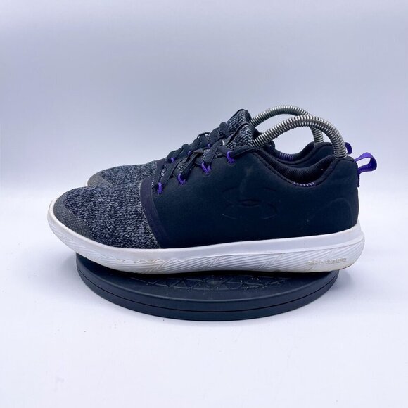 Under Armour UA GS Charged Sneakers Shoes Black Youth Size 7y - Picture 2 of 9